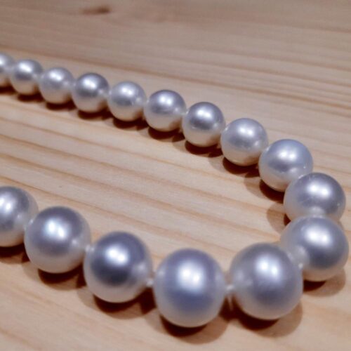 Collar Perlas Naturales Blancas Cierre Marinero Oro Joyas con Perlas SUTILLE
