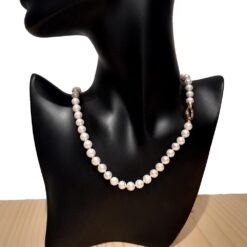 COLLAR PERLAS NATURALES BLANCAS CIERRE OVALADO ORO 2 Collar Perlas Naturales Blancas Joyas con Perlas SUTILLE Collares Collar personalizado joyas para eventos, bodas, collar por encargo