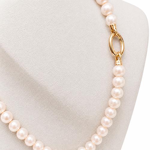 Collar-Perlas-Naturales-Blancas-detalle-Cierre-Oval-Oro detalle collar perlas naturales cierre oval oro