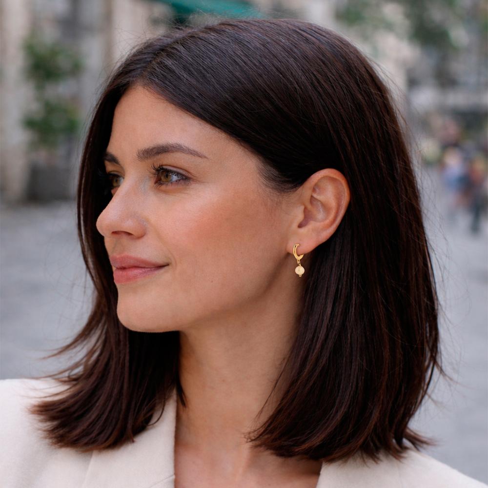 Pendientes-Aro-Perlas-Mujer Pendientes aro de perlas naturales puestos – elegancia atemporal y joyería artesanal