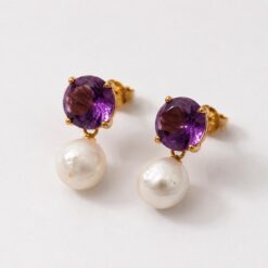 Pendientes de perlas y amatista. Pendientes de amatista con perlas naturales